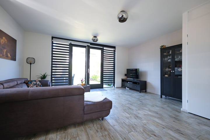 Foto 3 van Van Barnevelderf 2