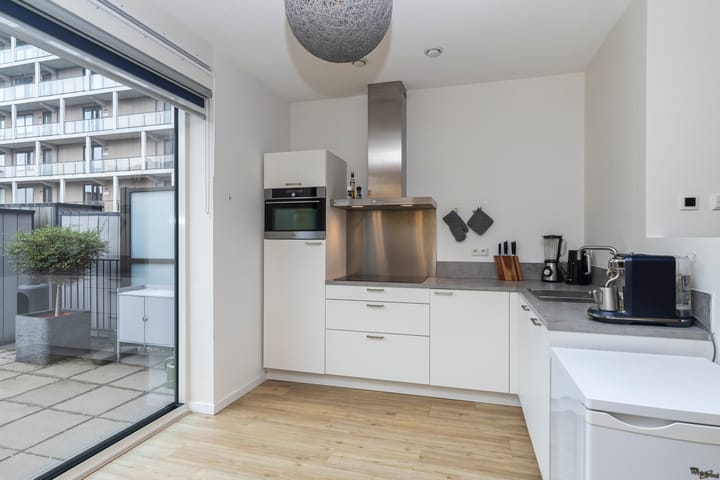 Foto 15 van Van Geenstraat 11