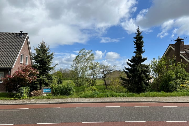 View photo 1 of Steenweg