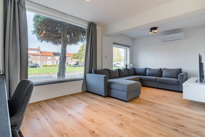 Foto 16 van Klaverplein 1