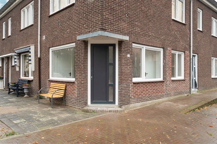 Bekijk foto 1 van Dorpsstraat 54