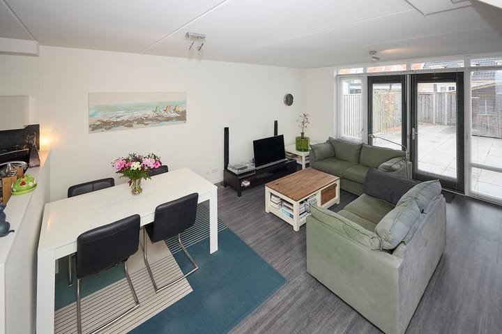 Photo 8 of Vuurvlinder 19