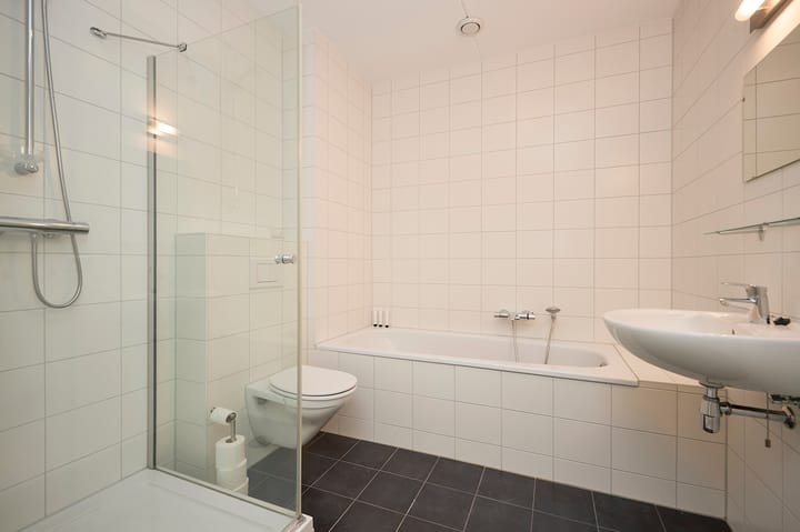 Photo 12 of Vuurvlinder 19