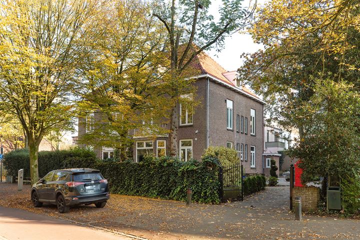 Bekijk foto 1 van Schuttersweg 28