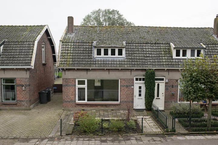 Foto 1 van Middenhof 31