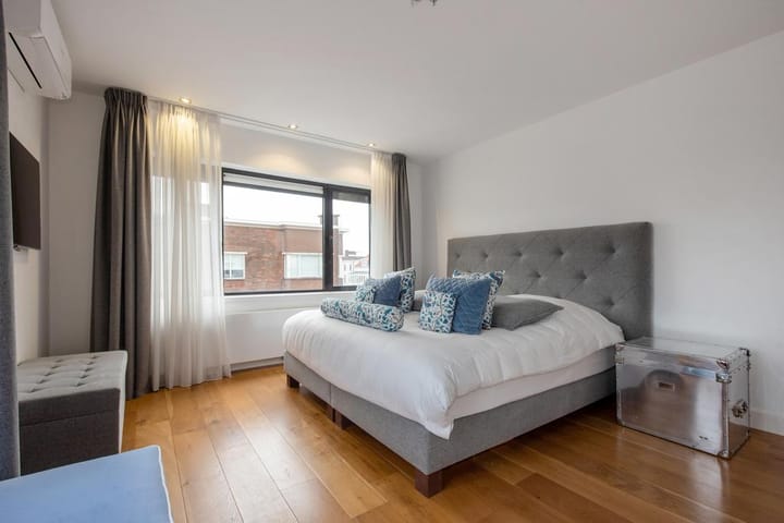 Foto 45 van Gevers Deynootweg 28