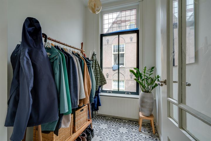 Bekijk foto 9 van Adriaanstraat 47-BS