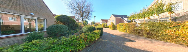 Bekijk 360° foto van Voortuin van Meerkoetstraat 8