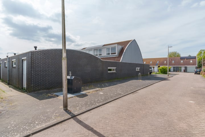 Bekijk foto 35 van Zuid-oostraklaan 21