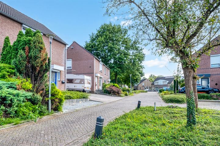 View photo 25 of Bloemenstraat 26