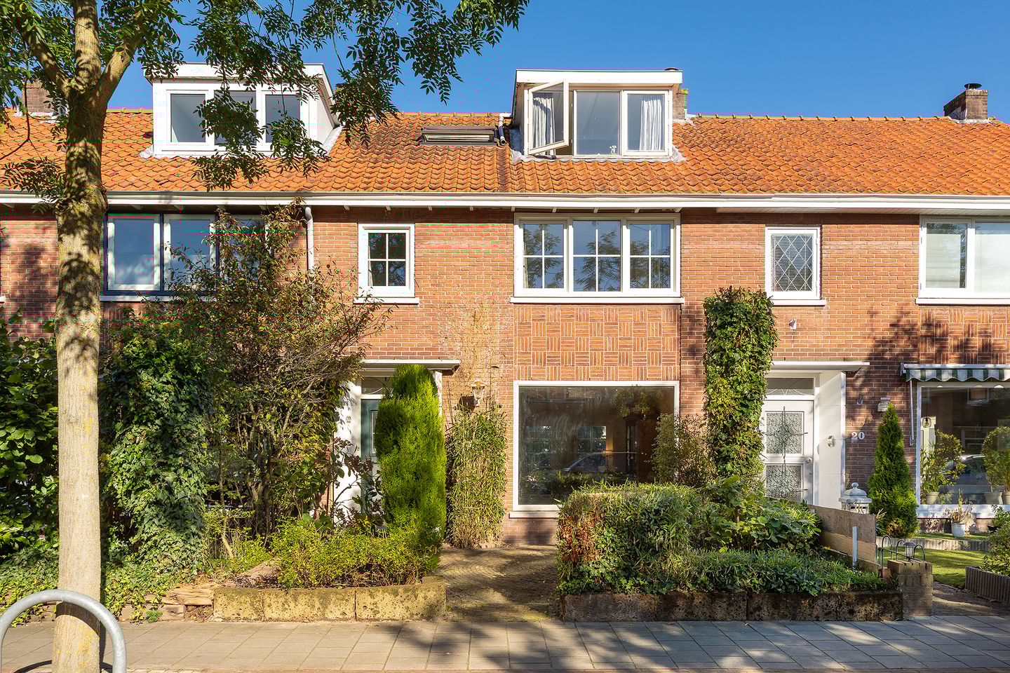 Foto 1 van Van Kretschmar van Veenlaan 22