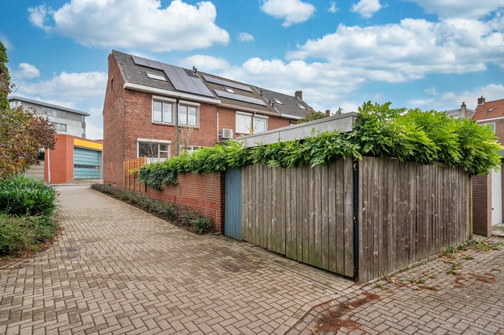 Foto 56 van Bisschop Schrijnenstraat 82