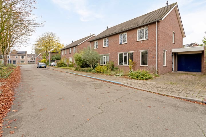 Foto 2 van Planetenstraat 9