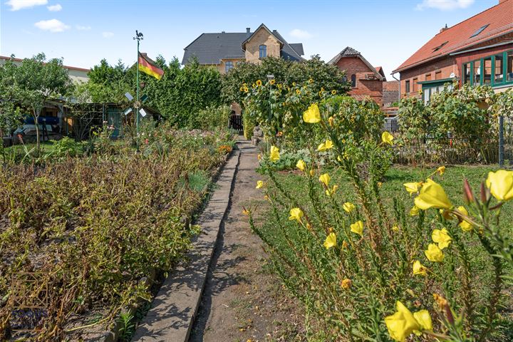 Bekijk foto 41 van Bahnhofstraße 239