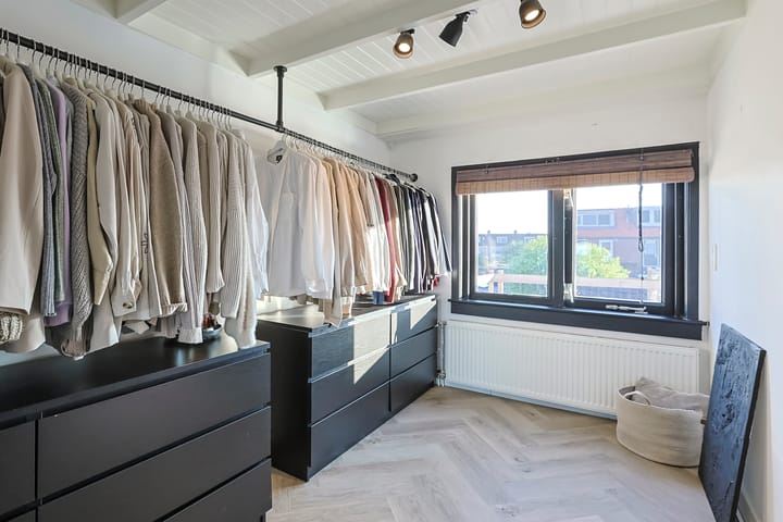 Photo 31 of Ruisdaelstraat 40