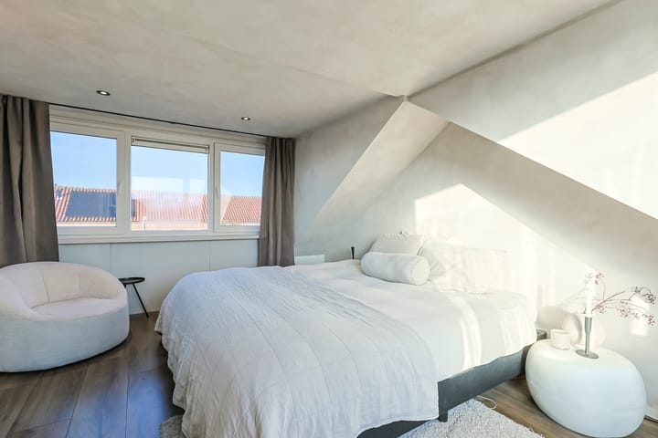 Photo 43 of Ruisdaelstraat 40