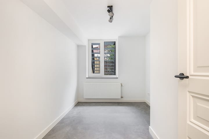 Photo 38 of Heemraadssingel 84-A