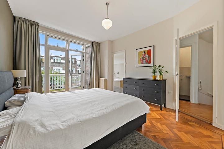 Photo 21 of Oostduinlaan 189