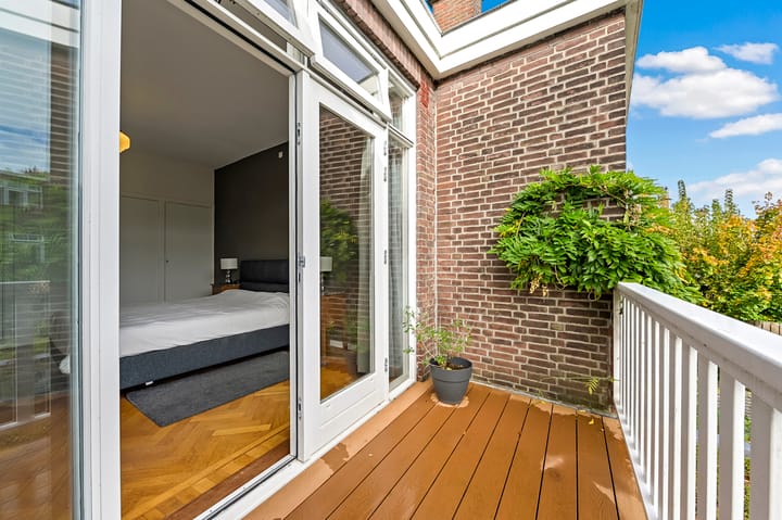 Photo 24 of Oostduinlaan 189