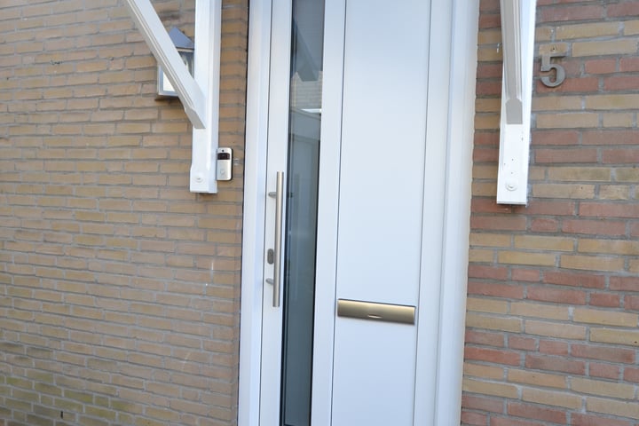 View photo 9 of Coumansstraat 5