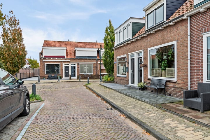 View photo 6 of Oranjestraat 1