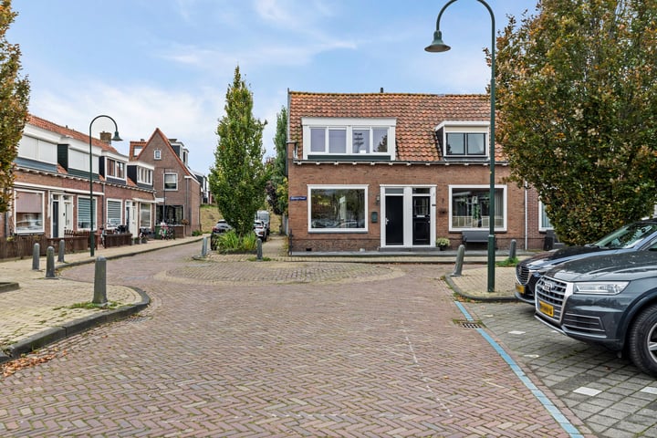 View photo 7 of Oranjestraat 1