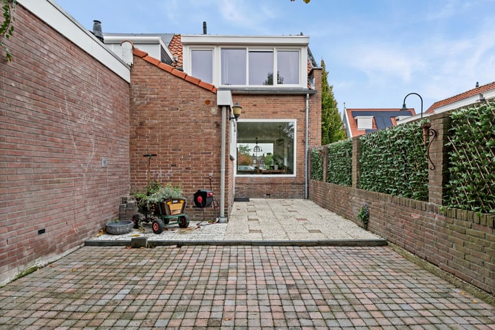 View photo 33 of Oranjestraat 1