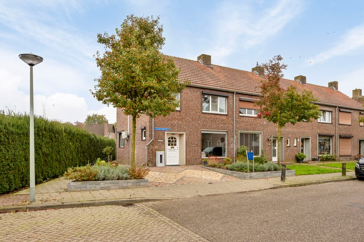 Bekijk foto 39 van Luytersteegstraat 1