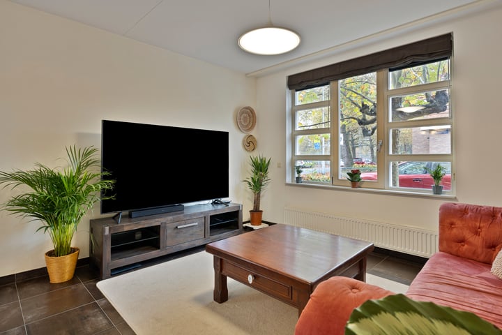 View photo 10 of Adriaan Dorsmanstraat 2