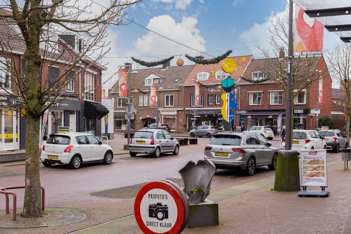 View photo 26 of Voorstraat 10-07