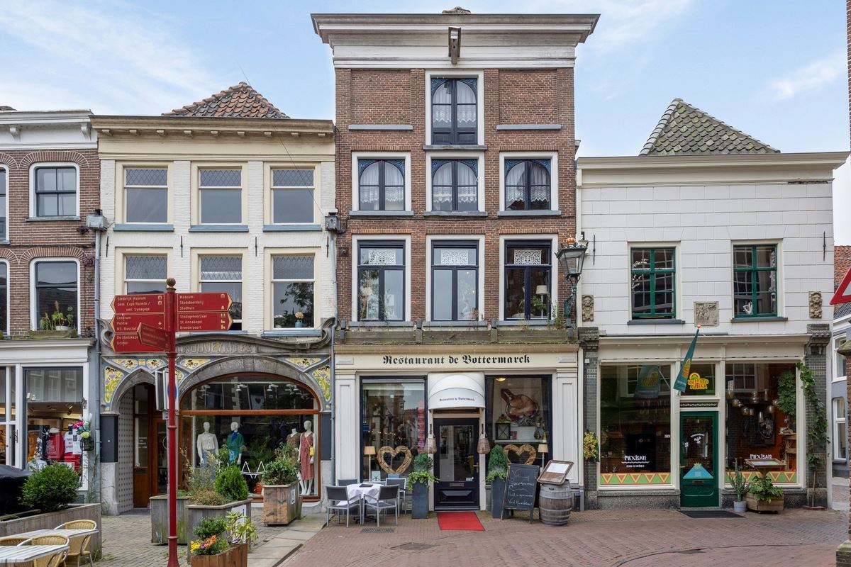 Bekijk foto 1 van Broederstraat 23