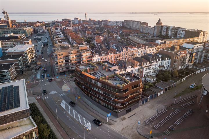 Bekijk foto 32 van Coosje Buskenstraat 119