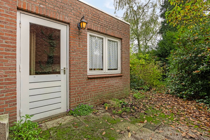 Bekijk foto 33 van Bergmannstraat 63