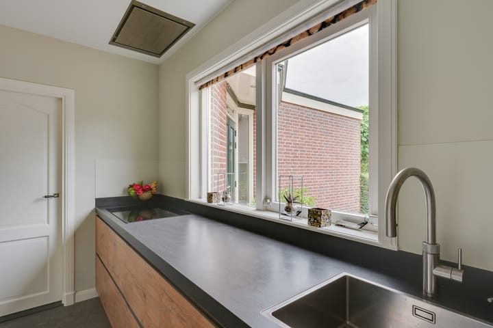 Foto 17 van Middenweg 11-A