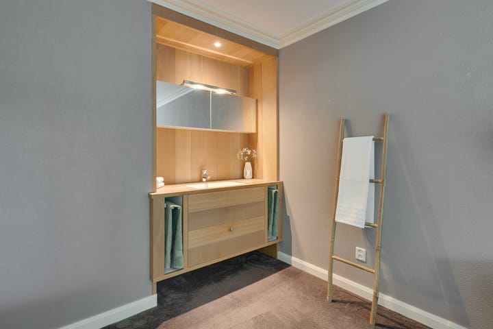 Foto 24 van Middenweg 11-A