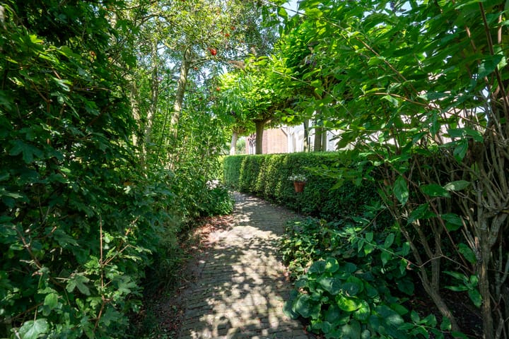 Foto 62 van Middenweg 11-A