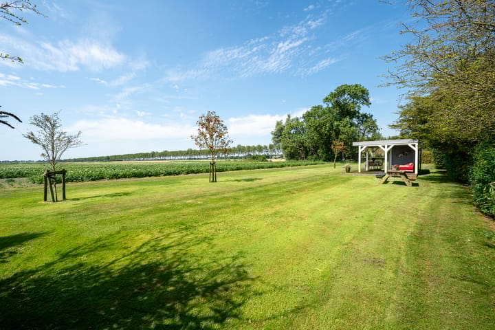 Foto 58 van Middenweg 11-A