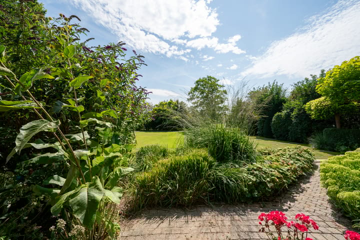 Foto 68 van Middenweg 11-A