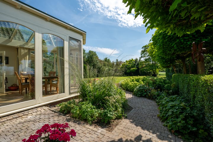 Foto 70 van Middenweg 11-A