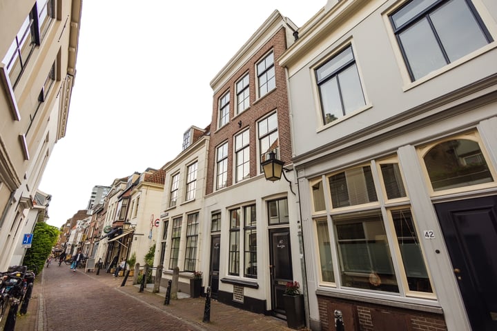 Bekijk foto 1 van Loeff Berchmakerstraat 40