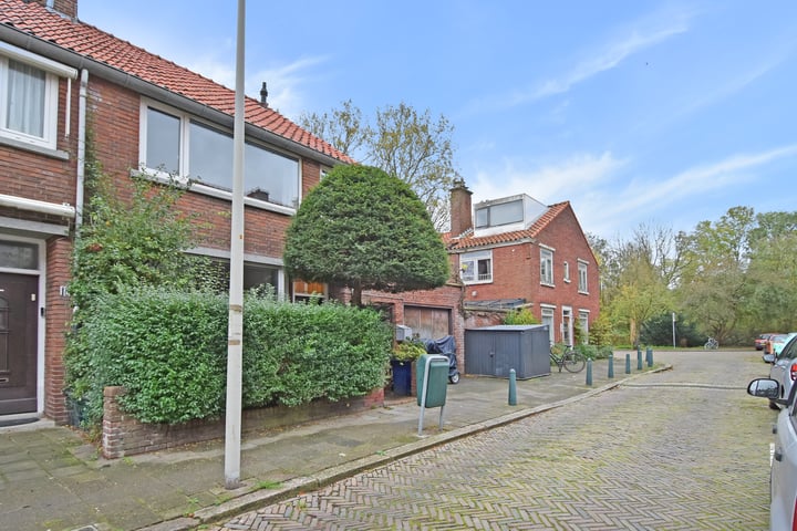 Bekijk foto 23 van Bergmannstraat 20