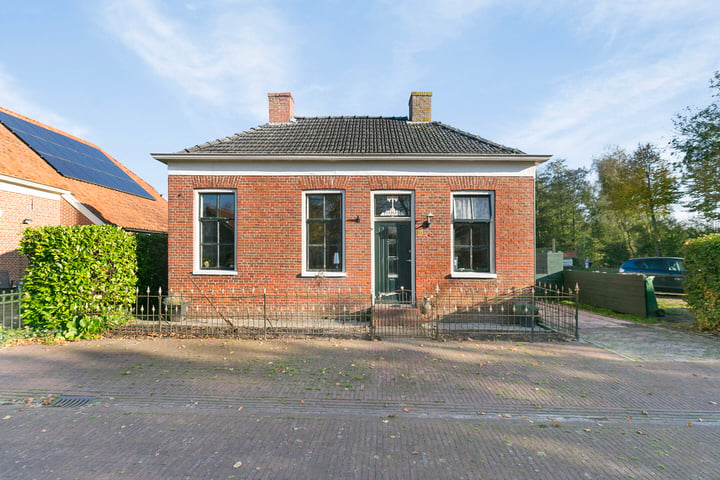 View photo 7 of Voorstraat 52