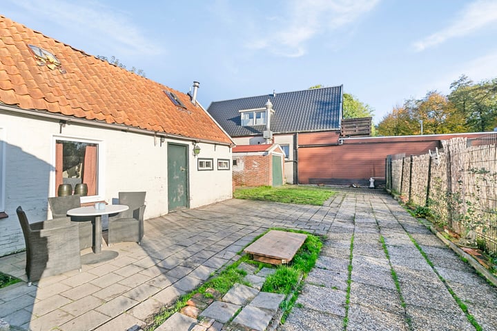 View photo 25 of Voorstraat 52