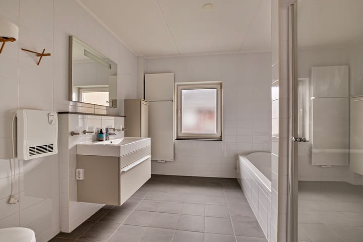 Foto 16 van Staringstraat 2