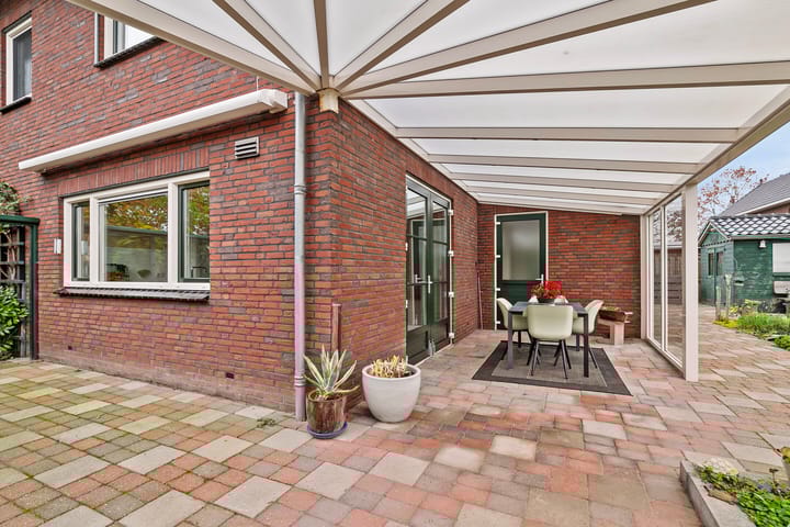 Foto 28 van Staringstraat 2