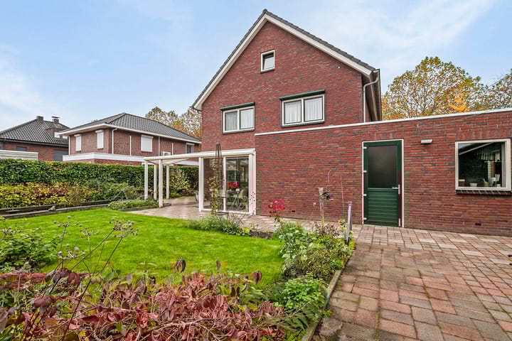 Foto 32 van Staringstraat 2