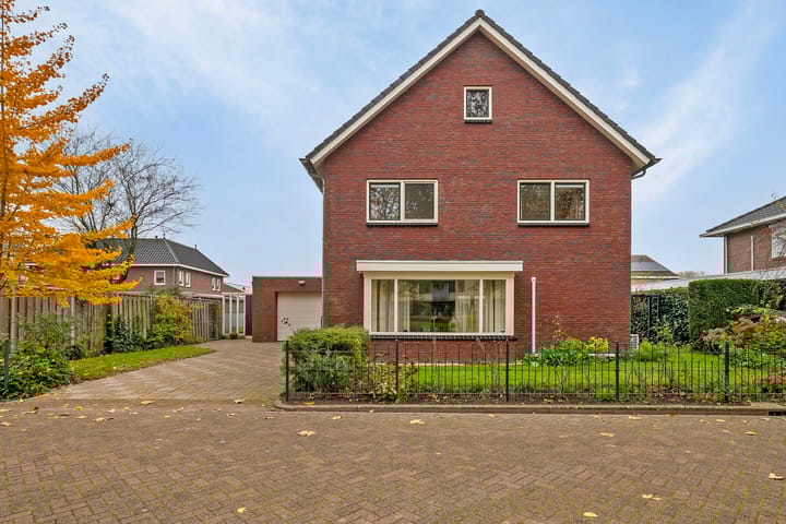 Foto 33 van Staringstraat 2