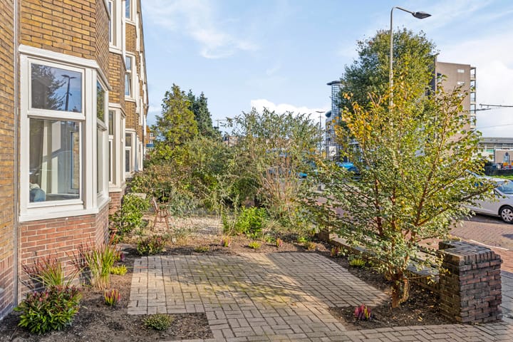 Photo 11 of Johan de Wittlaan 235