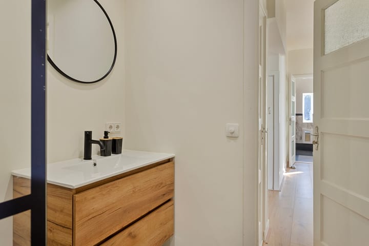 Photo 33 of Johan de Wittlaan 235