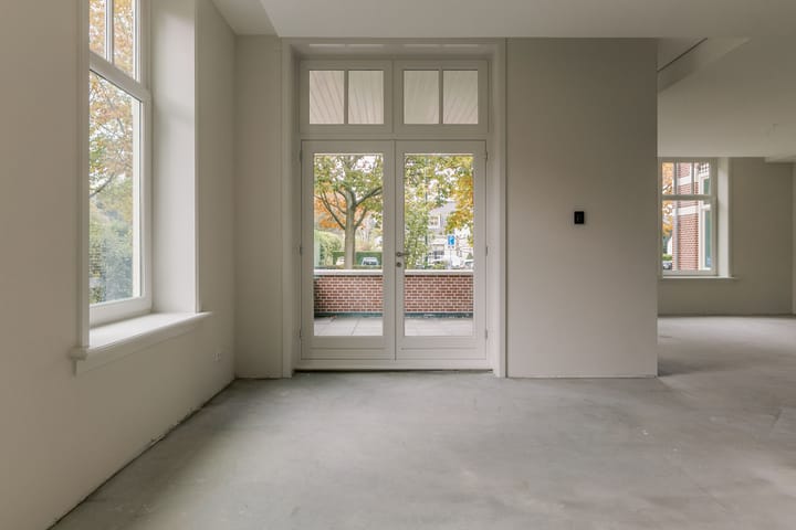 Photo 8 of Burgemeester van Nispen van Sevenaerstraat 22